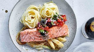 Recept Zalm met venkelaspergeslaatje en rode salsa – Colruyt [upl. by Timmi]