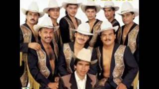 CHALINO CON BANDA BRAVA BAJO MIL LLAVES [upl. by Cacilia]