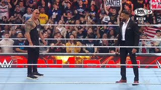 Jinder Mahal regresa y The Rock lo interumpe XD 🤣  WWE Day 1 Raw 01012024 En Español [upl. by Aicila425]