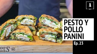 Panini Pesto y Pollo  Receta de Salsa de Pesto con Piñones  Ep 23  Antojitos de Arnie [upl. by Horatius]