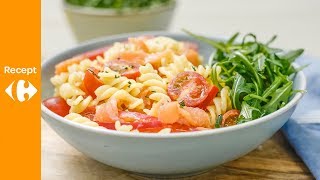 Koude pastasalade met gerookte zalm [upl. by Zelikow639]