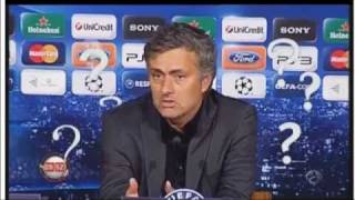 Mourinho y la ya famosa cancion quot¿Por Quéquot [upl. by Eolcin]