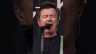 Rick Astley covers Sam Fenders Seventeen Going Under [upl. by Meggs]