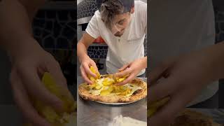 La pizza dell’eterno bambino😍🍕 E a chi non piace pizza shortvideo food [upl. by Lancey]