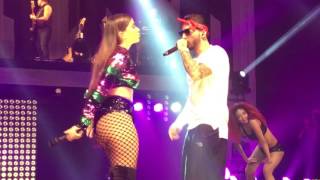 Sim ou Não bis  Anitta e Maluma  Vivo Rio Anitta convida Maluma 29042017 [upl. by Annahsal493]