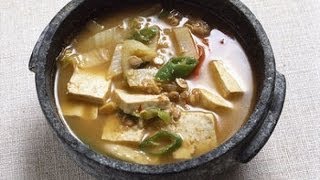 Korean Soybean amp Veggie Soup Doenjangjjigae 된장찌개 Recipe [upl. by Claretta]