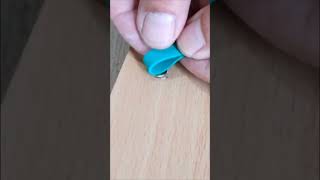 Come svitare facilmente una vite spanata difficile tools lifehack lifehacks tips diylifehacks [upl. by Nywnorb]