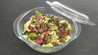 Salade Waldorf  Une ancienne recette du grand hôtel NewYorkais 🍽️ [upl. by Maillw]