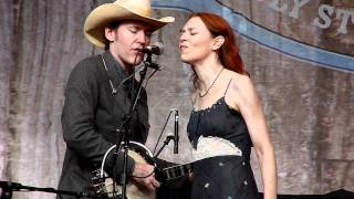 quotSix White Horsesquot Gillian Welch and David Rawlings at HSB 2011 [upl. by Flam557]