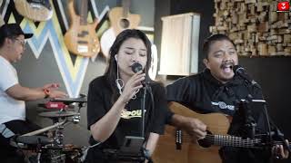 SEBERKAS SINAR COVER BY DELISA HERLINA amp 3 PEMUDA BERBAHAYA [upl. by Amsirak]