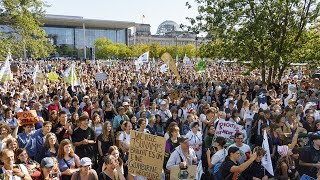 Fridays for Future demonstriert in Berlin für besseren Klimaschutz [upl. by Aibos616]