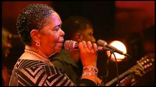 Cesaria Evora  Live damor Paris 2004 [upl. by Agate219]