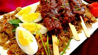 Surinaamse Nasi Goreng met saté hardgekookte ei en Javaanse satésaus [upl. by Nived]