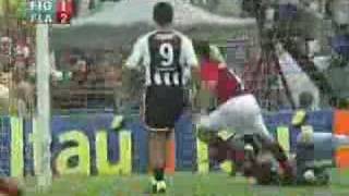 Brasileiro 2004  Figueirense 3x2 Flamengo [upl. by Yemiaj]