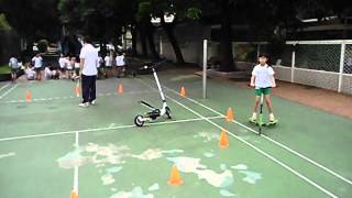 台灣日本博如幼兒園的小朋友在玩YFLIKER滑板車台湾日本ブログ スクーター Y FLIKER 再生幼稚園児など [upl. by Kcirret]