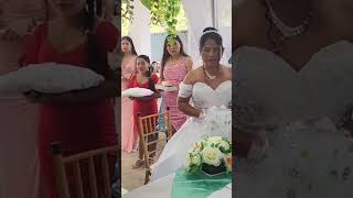 INSÓLITO NOVIA SE ARREPIENTE DE CASARSE ÚLTIMO MOMENTO bodas viralvideo soldadocaido [upl. by Idnat]