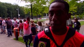 Joshua Brenet bij eerste training PSV Op naar de volgende titel [upl. by Hellman482]