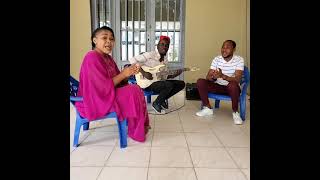 LYDIE NSEYA chante Bolamu et Mambu [upl. by Judenberg]