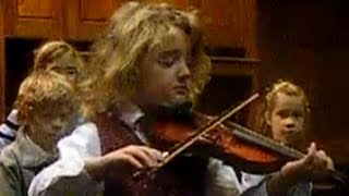 Amira Willighagen  Amiras brother quother Fincentquot plays the violin  2011 Christmas [upl. by Conte]