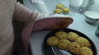 Biscuits cookies in the Halogen How to bake chocolate nut cookies [upl. by Gannon]