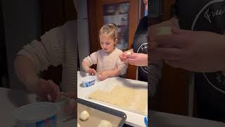 Pizzabrötchen 😍family momlife backen mama daughter shortsyoutube [upl. by Novad]