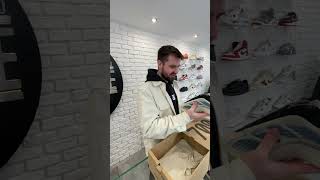 Une Jordan 1 de 2020 et une Yeezy 700 bien coloris été  Il s’est bien défendu dans la négociation [upl. by Scot]