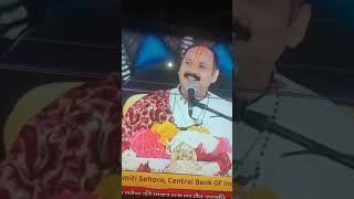 भजन करो भरी जवानी में बुढ़ापा किसने देखा है बाबा ने बोला 🤔🙏🙏😱panditpradeepjimishra live [upl. by Bondie]