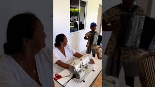 Serenata de José Juan a su abuelita vallenato [upl. by Enaillil]