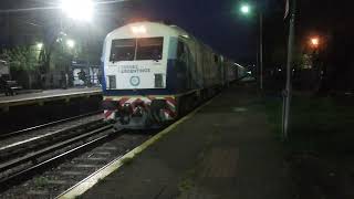 El último tren de Pehuajó quotmadrugadorquot independiente del tren de Bragado llegando a Haedo [upl. by Aiseneg]