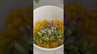 SALADE MANGUE AVOCAT CREVETTES  RECETTES [upl. by Jehanna]