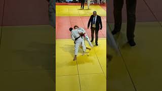 Powerful ippon by a female judoka from Alesia Dojo in Paris [upl. by Bower]