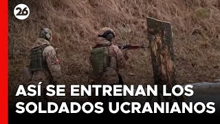 Así se entrenan los militares ucranianos en un campo de tiro cerca de Járkov [upl. by Dibri450]