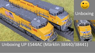 Unboxing UP ES44AC Märklin 3844038441 [upl. by Regine216]