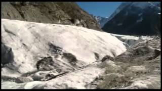 Chamonix  une centrale hydroélectrique sous la Mer de Glace [upl. by Orren]