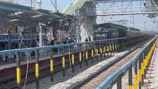 16515 YPR Karwar Express Crossing with 16208 Mysore YPR Express at Hassan Jn railfanning hassan [upl. by Biernat]