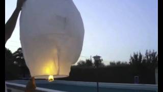 Istruzioni Video Lanterne Volanti Cinesi  Instruction How to use Chinese Sky Lanterns [upl. by Buttaro969]