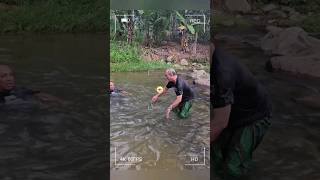 SELIPAR ROY AZMAN TERTINGGAL MANDI SUNGAI [upl. by Luy]