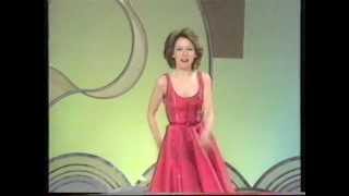 Lena Zavaroni sings  I Only Wana Laugh 1981 [upl. by Macmullin]