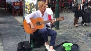 Paco Amor de mis Amores  Edith Piaf La Foule cover  Busking in the Streets of Brussels [upl. by Burlie]