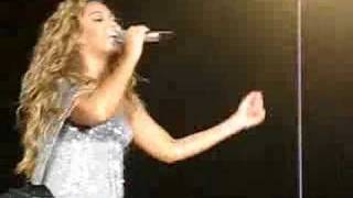 beyonce IRREPLACEABLE spanish  english version live madrid [upl. by Pillsbury]