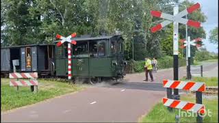 Spoorwegovergang Hoorn Blokker  Dutch railroad crossing [upl. by Grazia]