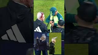 LEDA UN BOTELLASO ALA CABEZA DE TÉCNICO DE MÉXICO EN EL PARTIDO DE HONDURAS VS MÉXICO EN [upl. by Anita402]