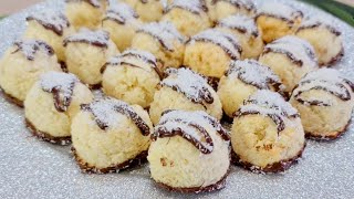 BISCOTTI AL COCCO DELIZIOSI ricetta facile e veloce  Dolcetti al cocco  Coconut macaroons recipe [upl. by Petula948]