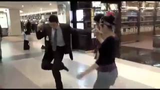 Dabke libanés en el Duty Free Rocks del Aeropuerto de Beirut [upl. by Larisa512]