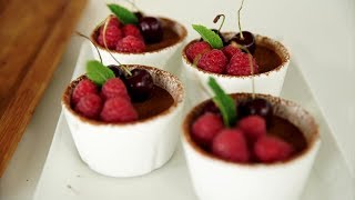 Chokolademousse  Nem og hurtig dessert med mælkechokolade [upl. by Annawt]