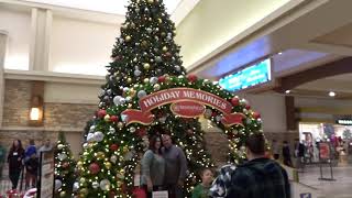 🎅🎄2023 Santa Display at Brookfield Square [upl. by Tolkan526]