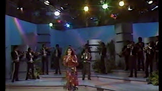 CHELO CANTA CON MARIACHI quotBIENVENIDOquot EN EL PROGRAMA DE JUAN EL GALLO CALDERÓN 1989 [upl. by Kore]