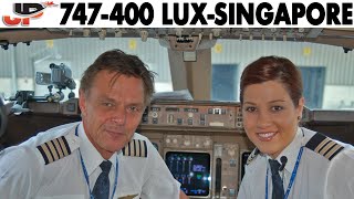 Piloting BOEING 747400 LuxembourgSingapore 2005 [upl. by Husha36]