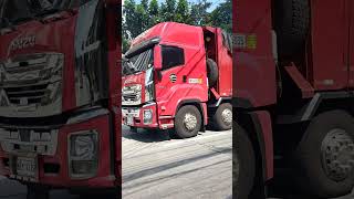 New Isuzu Red Dumptruck spotted in Calumpit Bulacan l loaded l PapaJohnyA [upl. by Jerald]