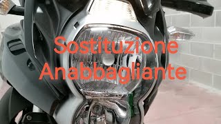 Sostituzione Lampadina Anabbagliante H7 12V 55 KW  Kawasaki Versys 650 [upl. by Elleinet]